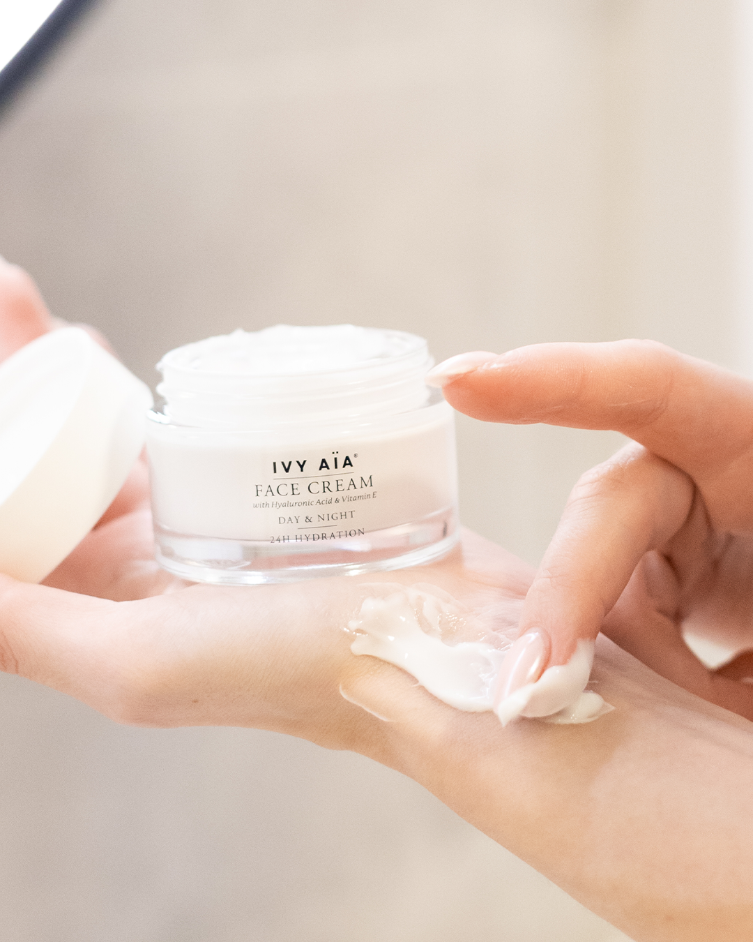 24 Hour קרם פנים