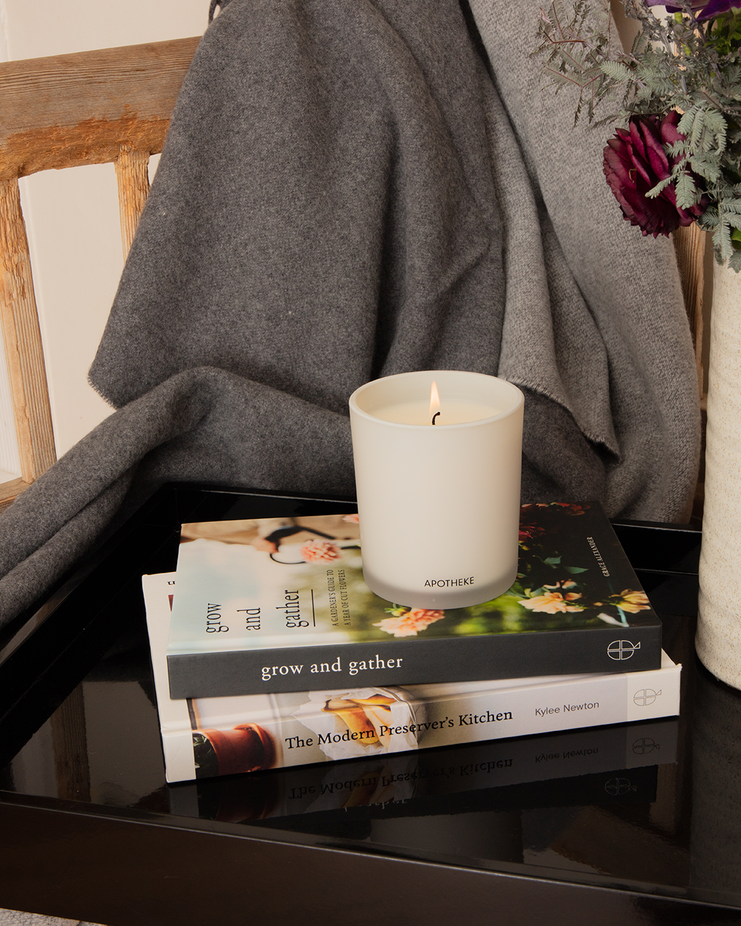 Classic scented candle - Apricot Red Currant