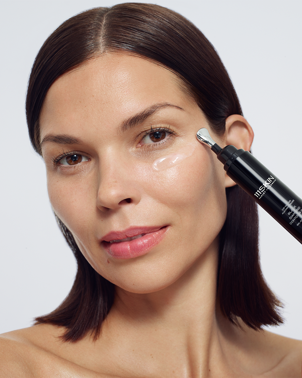 Roll contour to the eyes - black diamond