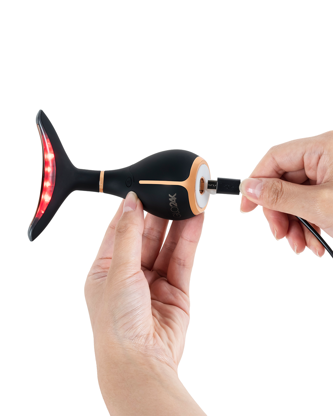 מכשיר לד נטען לפני שימוש בפנים