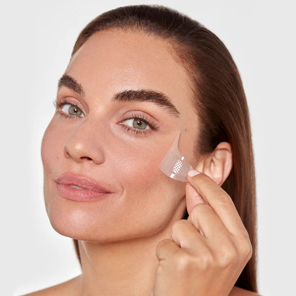 A case of hydrogel eye masks to reduce swelling