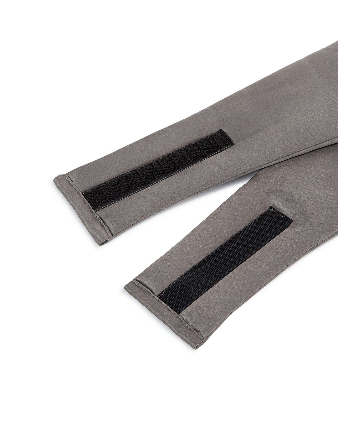 מסכת עיניים לשינה עמוקה בצבע כסף