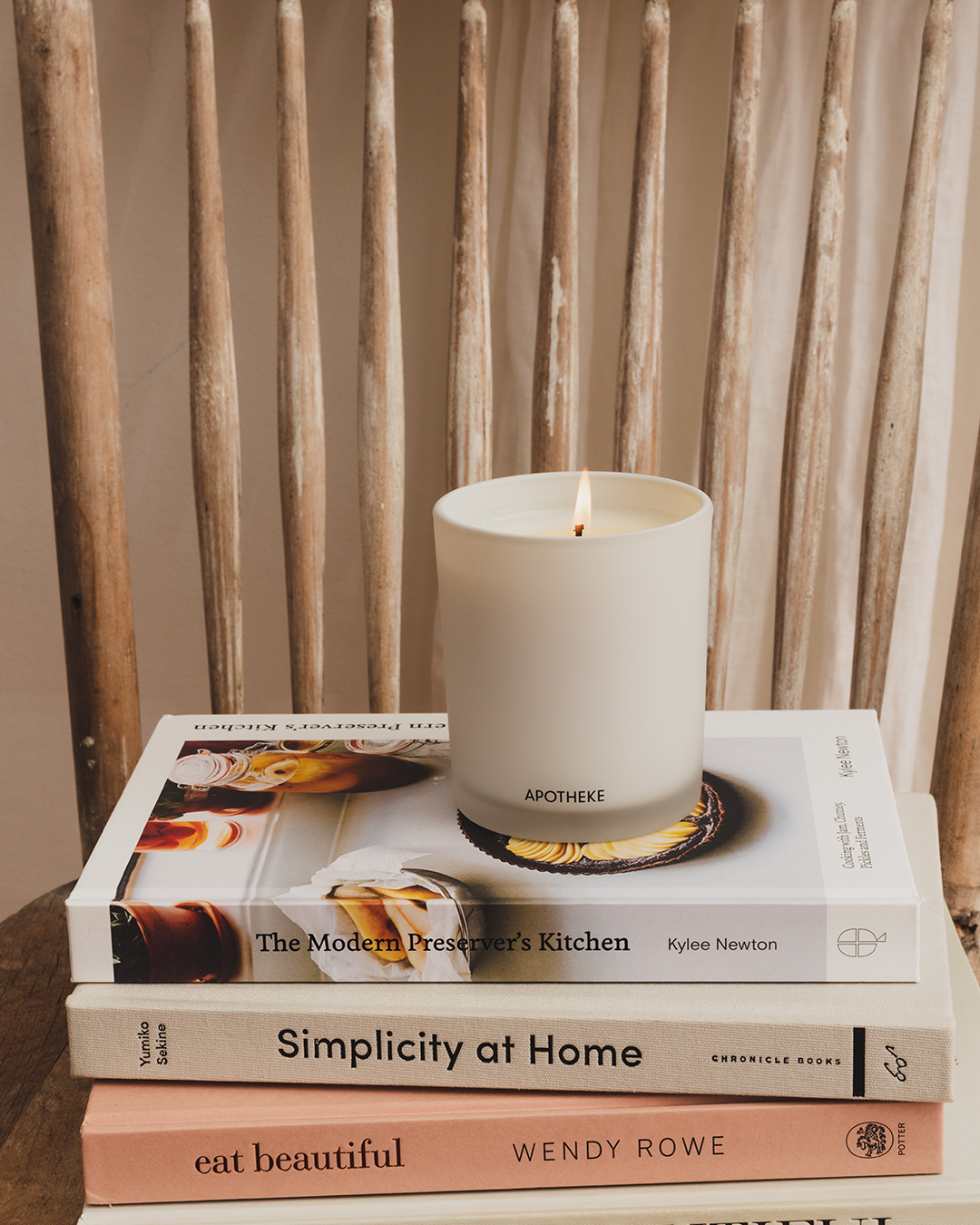 Classic scented candle - Apricot Red Currant