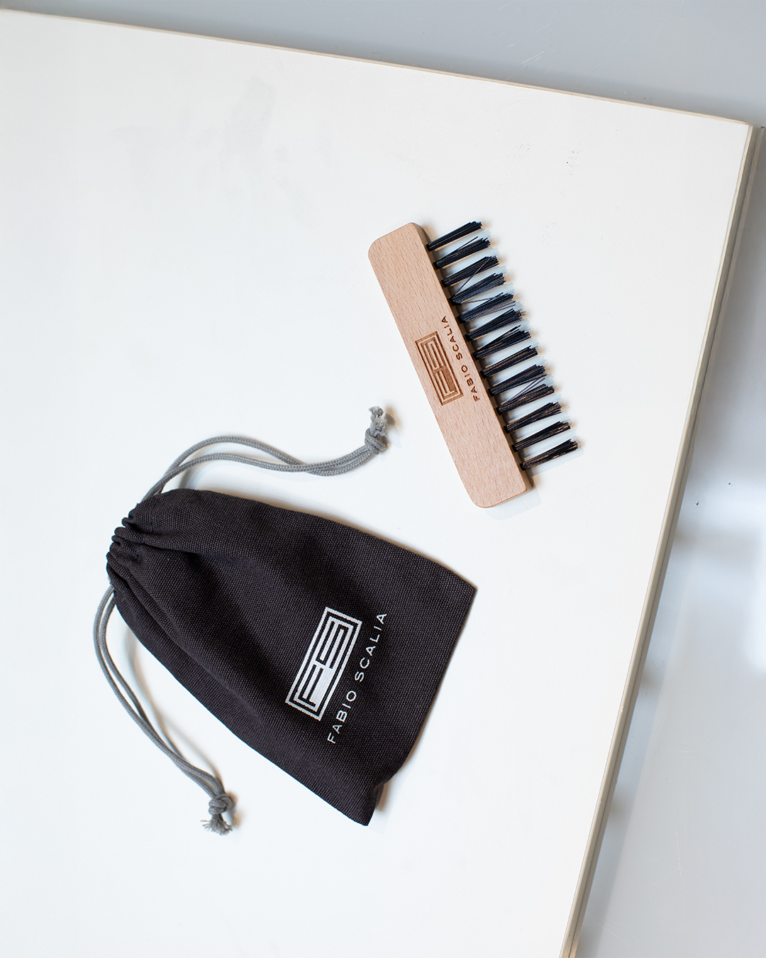 Dada | ניקוי מברשות שיער