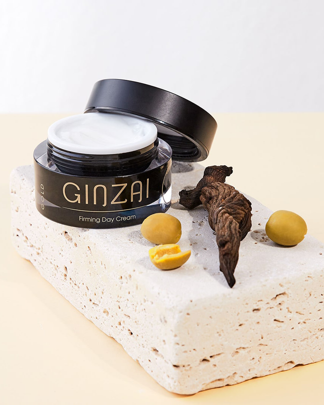 קרם יום ממצק עם ג'ינסנג היער השחור