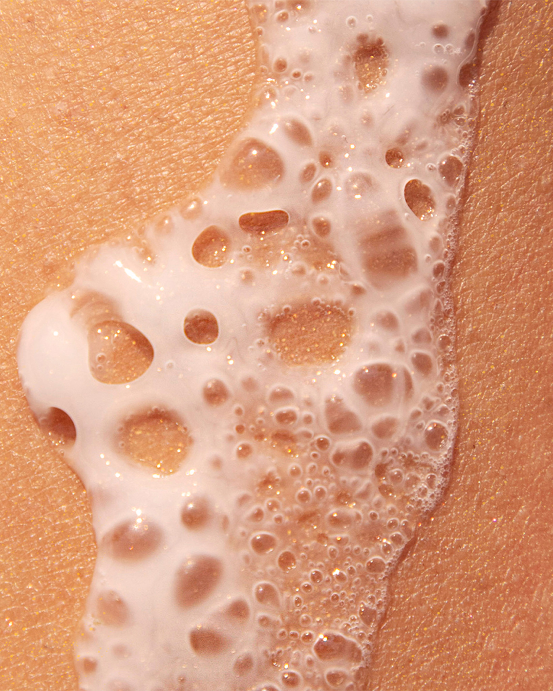 Moisturizing foam for radiant and fresh skin