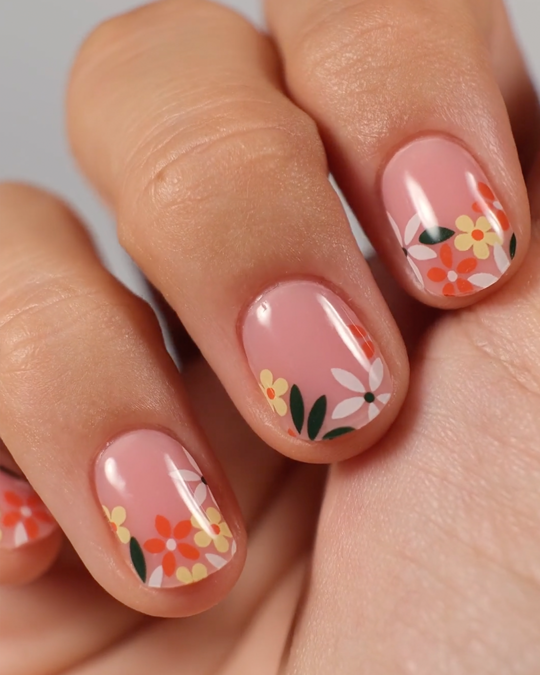 רצועות ג'ל ציפורניים צבעוניות