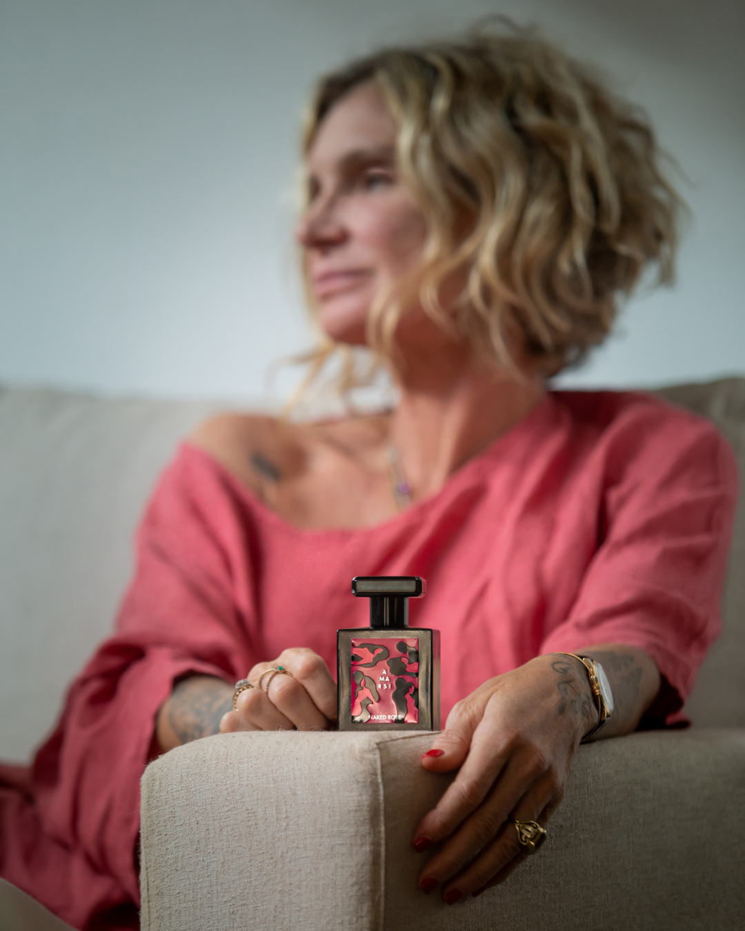 בושם יוניסקס בניחוח אלגנטי - NAKED ROSE