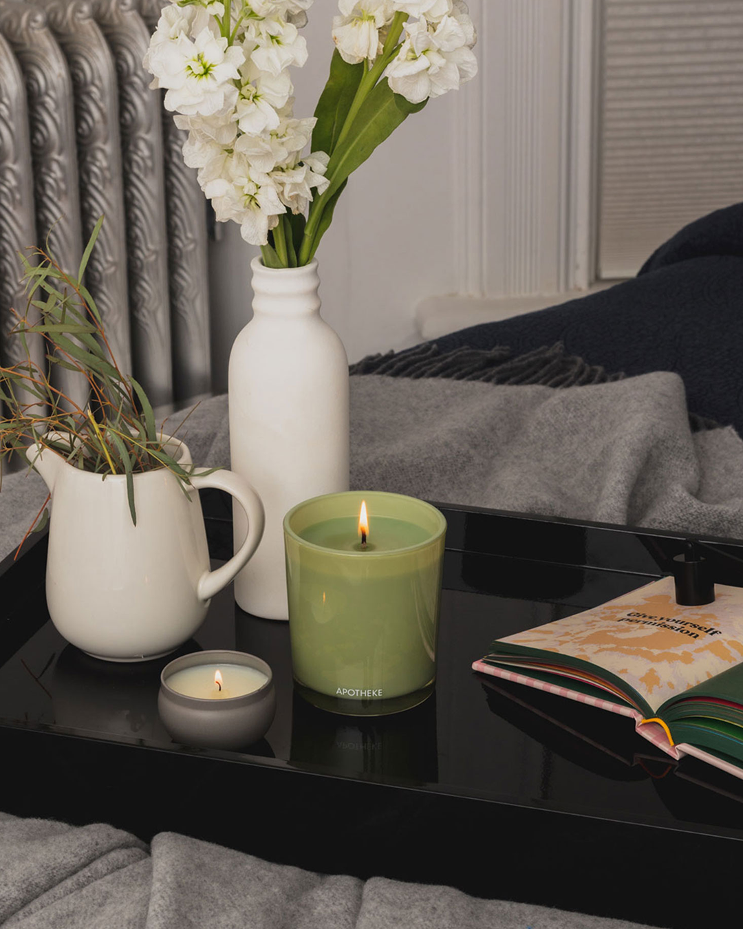 Classic Saffron Vanilla scented candle