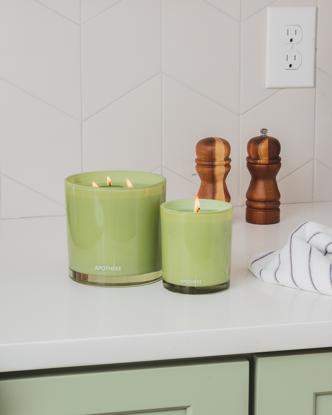 Classic Saffron Vanilla scented candle
