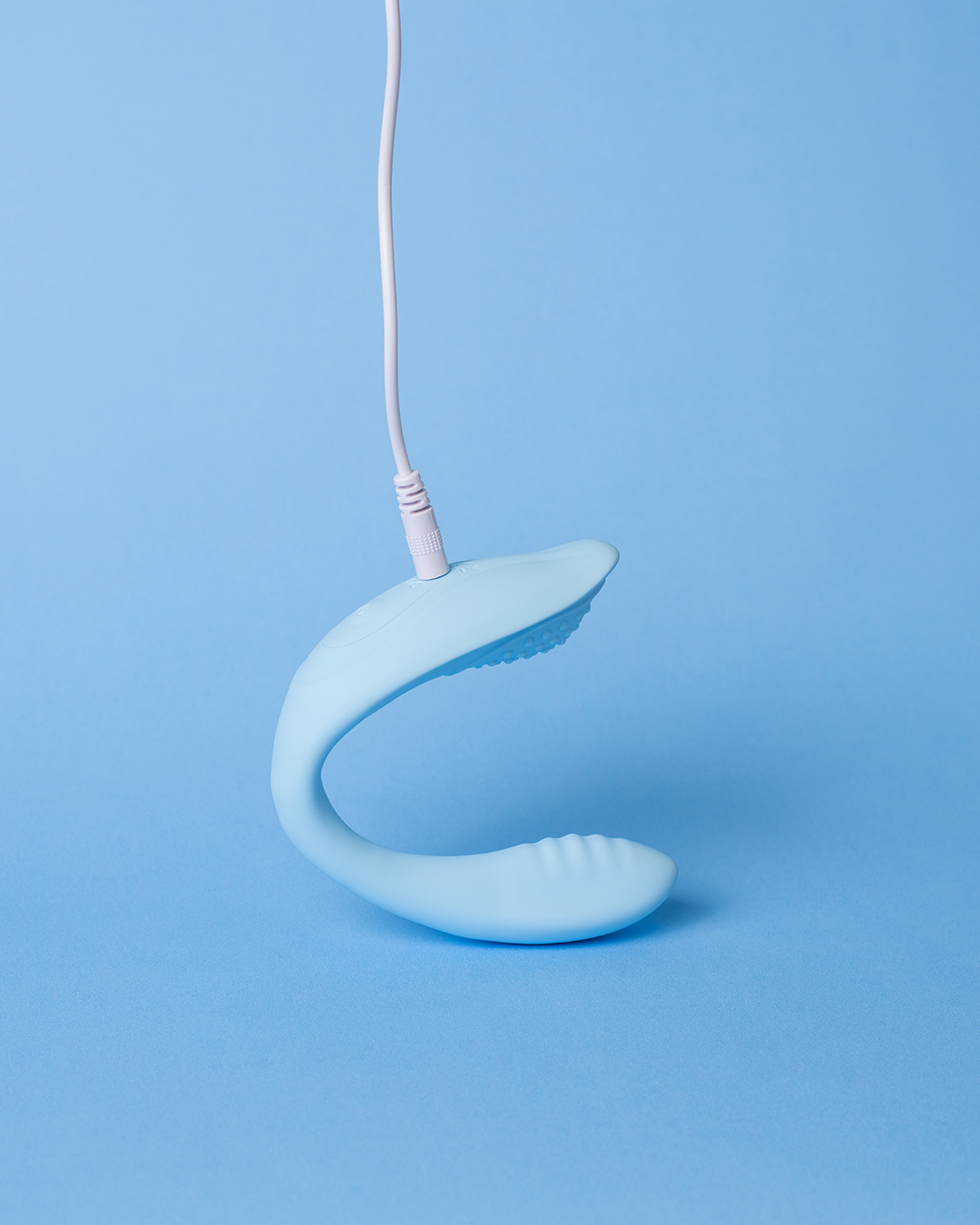 ויברטור זוגי סקיי עם כבל טעינה, פונקציונליות ואלגנטיות