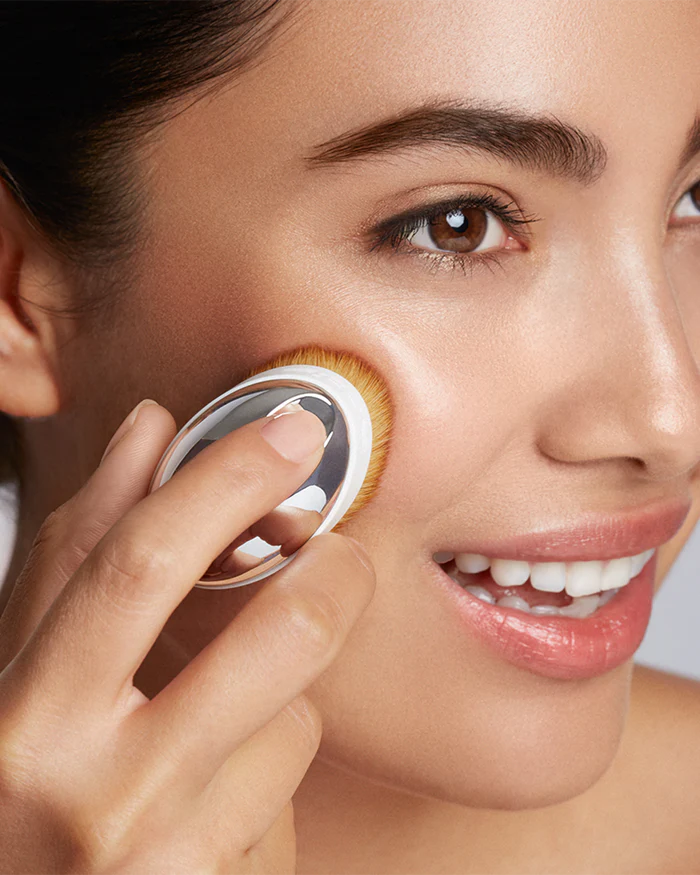 HOLIDAY GLOW -  מארז חגיגי לריטואל טיפוח וזוהר לפנים ולשיער